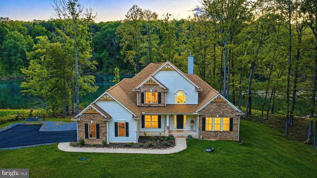225 RAVEN RD, Bumpass, VA 23024