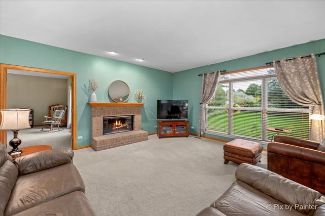1173 Sandalwood Lane, Crystal Lake, IL 60014