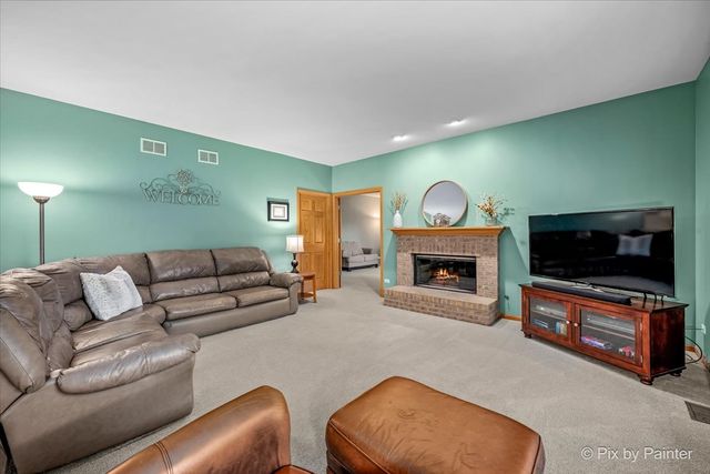 1173 Sandalwood Lane, Crystal Lake, IL 60014