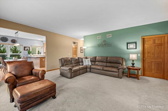 1173 Sandalwood Lane, Crystal Lake, IL 60014