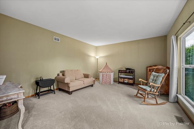 1173 Sandalwood Lane, Crystal Lake, IL 60014