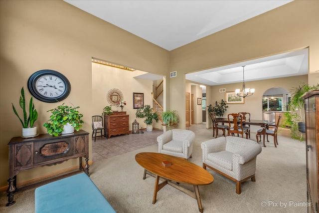 1173 Sandalwood Lane, Crystal Lake, IL 60014