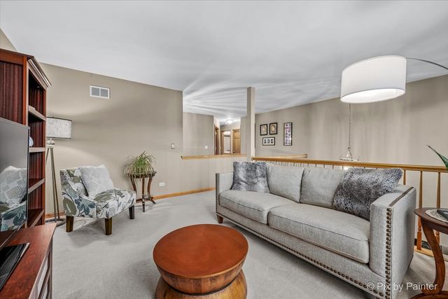 1173 Sandalwood Lane, Crystal Lake, IL 60014