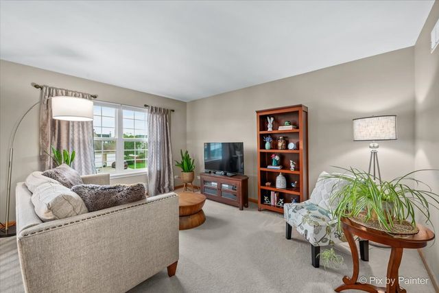 1173 Sandalwood Lane, Crystal Lake, IL 60014
