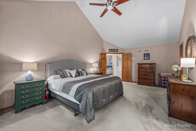 1173 Sandalwood Lane, Crystal Lake, IL 60014