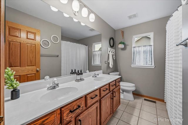 1173 Sandalwood Lane, Crystal Lake, IL 60014