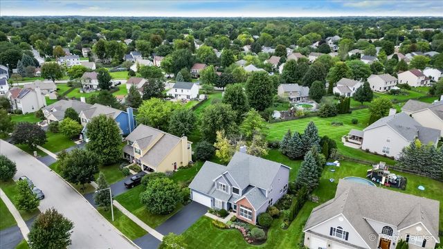 1173 Sandalwood Lane, Crystal Lake, IL 60014
