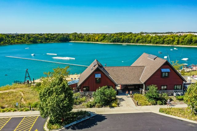 1173 Sandalwood Lane, Crystal Lake, IL 60014