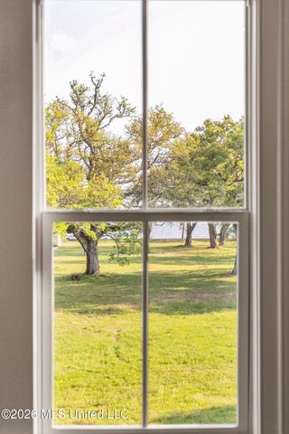 425 2nd Street, Gulfport, MS 39507