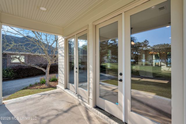 425 2nd Street, Gulfport, MS 39507