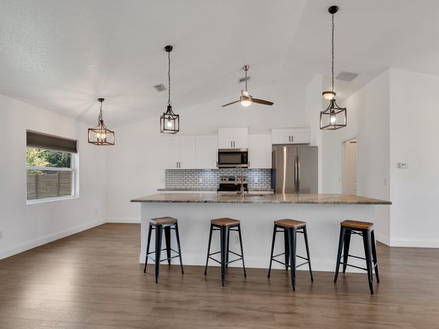 1330 38th Avenue, Vero Beach, FL 32960