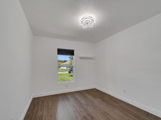 1330 38th Avenue, Vero Beach, FL 32960