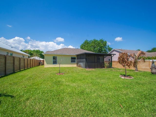 1330 38th Avenue, Vero Beach, FL 32960