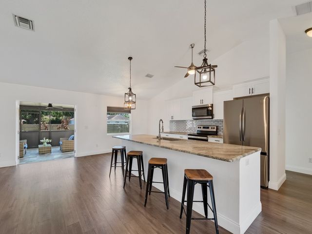 1330 38th Avenue, Vero Beach, FL 32960