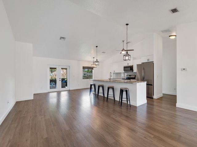 1330 38th Avenue, Vero Beach, FL 32960