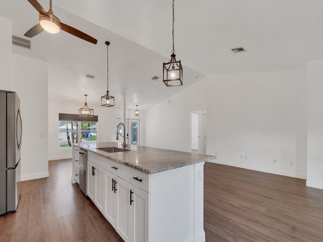 1330 38th Avenue, Vero Beach, FL 32960