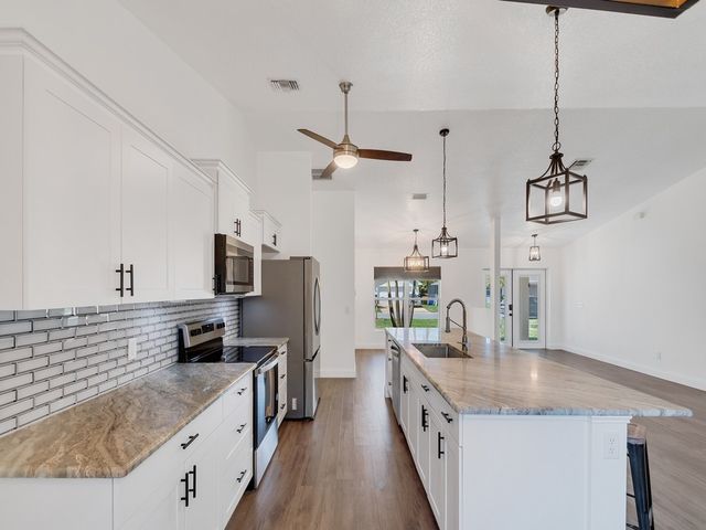 1330 38th Avenue, Vero Beach, FL 32960