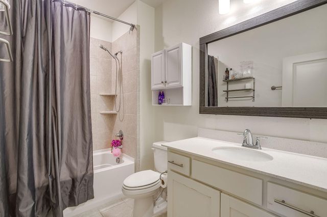 6449 Iron Horse Boulevard, North Richland Hills, TX 76180