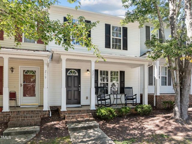 221 Highgate Circle, Wake Forest, NC 27587