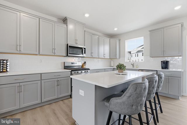 65 E FRONT ST, Bridgeport, PA 19405