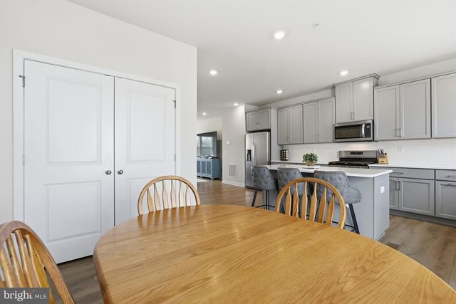 65 E FRONT ST, Bridgeport, PA 19405