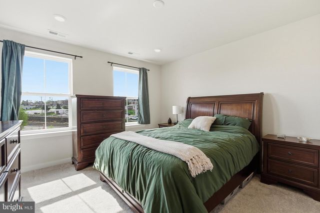 65 E FRONT ST, Bridgeport, PA 19405