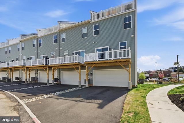 65 E FRONT ST, Bridgeport, PA 19405