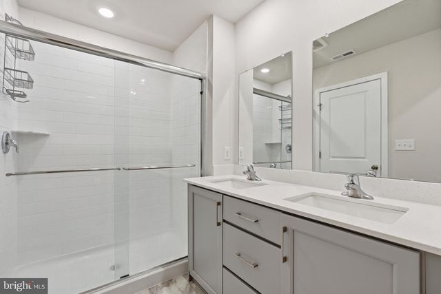 65 E FRONT ST, Bridgeport, PA 19405