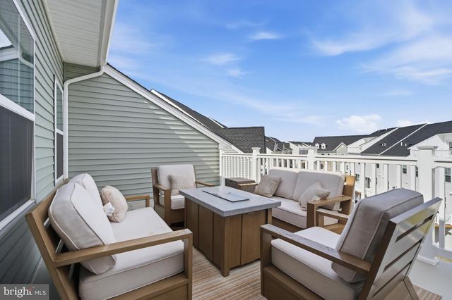 65 E FRONT ST, Bridgeport, PA 19405