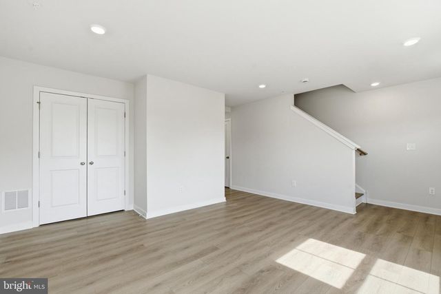 65 E FRONT ST, Bridgeport, PA 19405