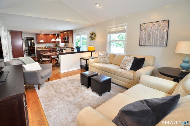 22 Pebblebrook, Windsor, CT 06095
