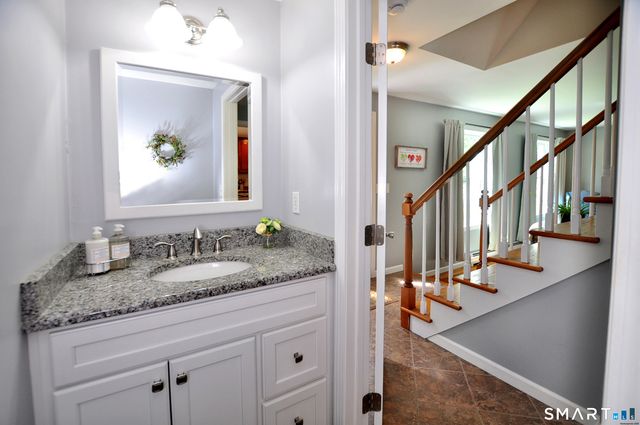 22 Pebblebrook, Windsor, CT 06095