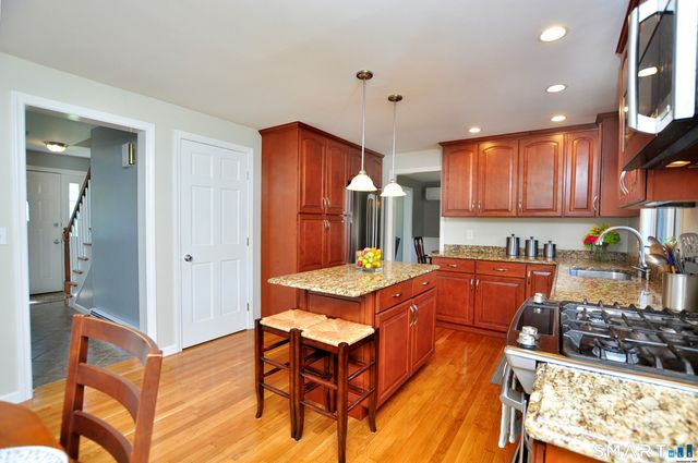 22 Pebblebrook, Windsor, CT 06095