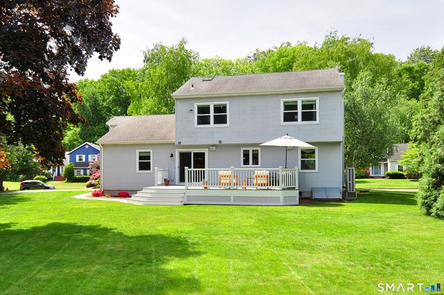 22 Pebblebrook, Windsor, CT 06095