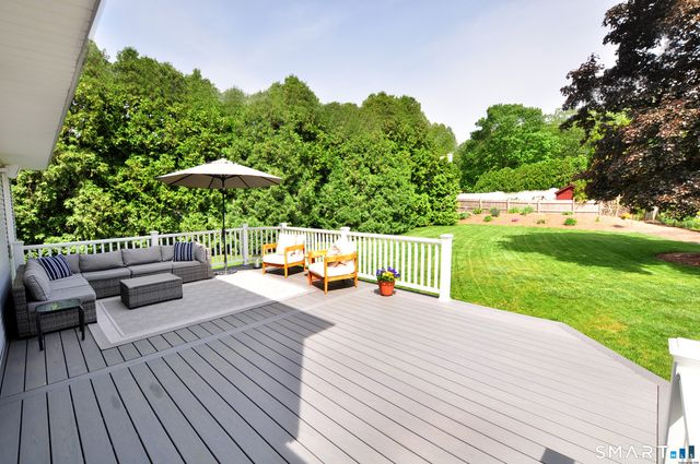 22 Pebblebrook, Windsor, CT 06095