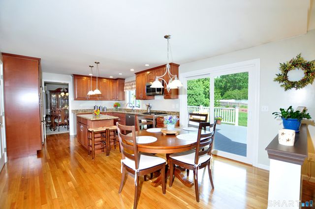 22 Pebblebrook, Windsor, CT 06095