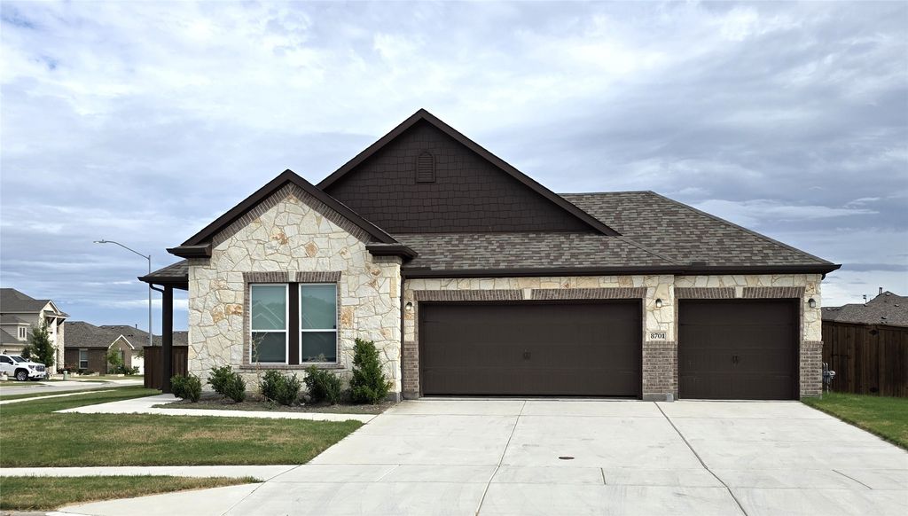 8701 Copper Crossing Drive, Fort Worth, TX 76131