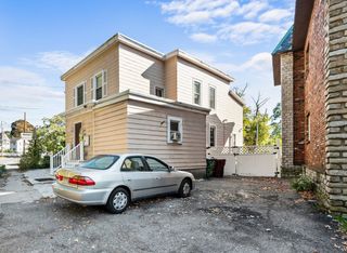 1081 Lawrence St, Lowell, MA 01852