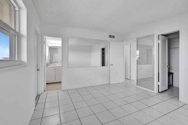 2350 NE 14th Street Cswy 611, Pompano Beach, FL 33062