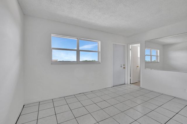 2350 NE 14th Street Cswy 611, Pompano Beach, FL 33062