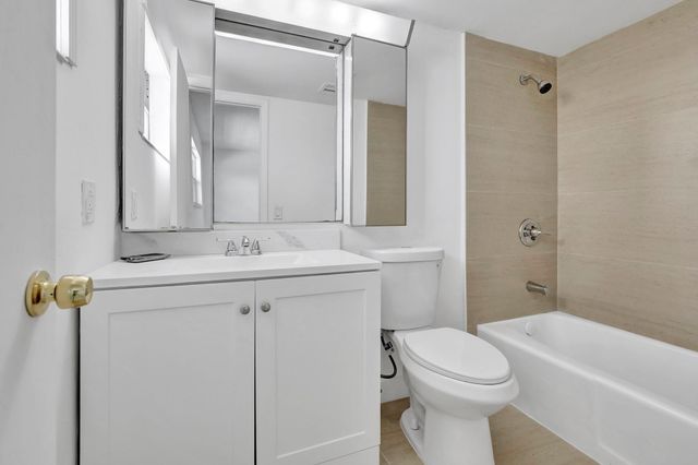 2350 NE 14th Street Cswy 611, Pompano Beach, FL 33062