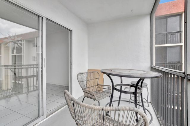 2350 NE 14th Street Cswy 611, Pompano Beach, FL 33062