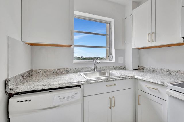 2350 NE 14th Street Cswy 611, Pompano Beach, FL 33062