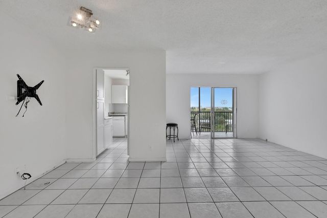 2350 NE 14th Street Cswy 611, Pompano Beach, FL 33062