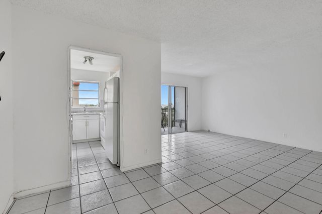 2350 NE 14th Street Cswy 611, Pompano Beach, FL 33062