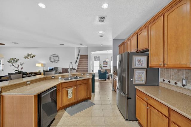 2217 MOUNTLEIGH TRAIL, Orlando, FL 32824