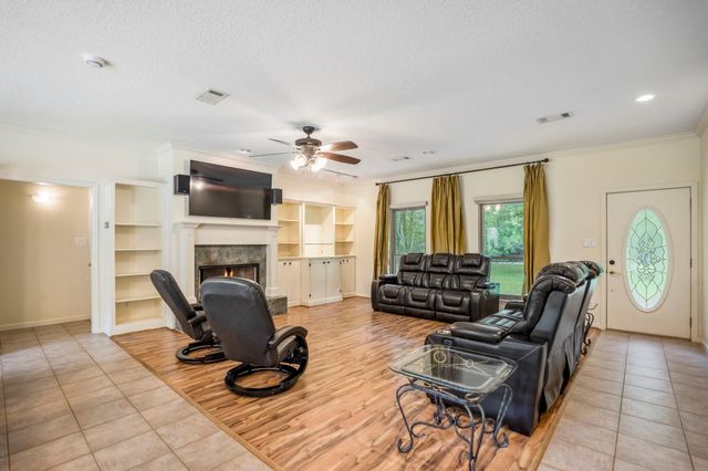 14444 Pine Tree Road, Montgomery, TX 77356
