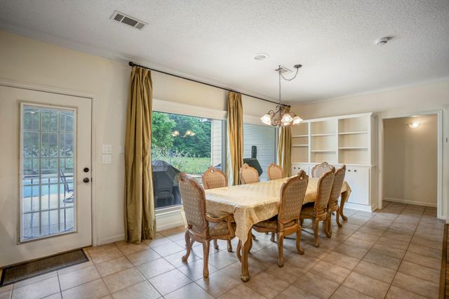 14444 Pine Tree Road, Montgomery, TX 77356
