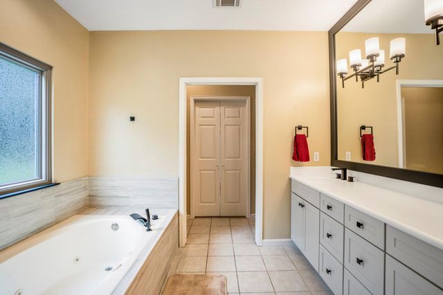 14444 Pine Tree Road, Montgomery, TX 77356