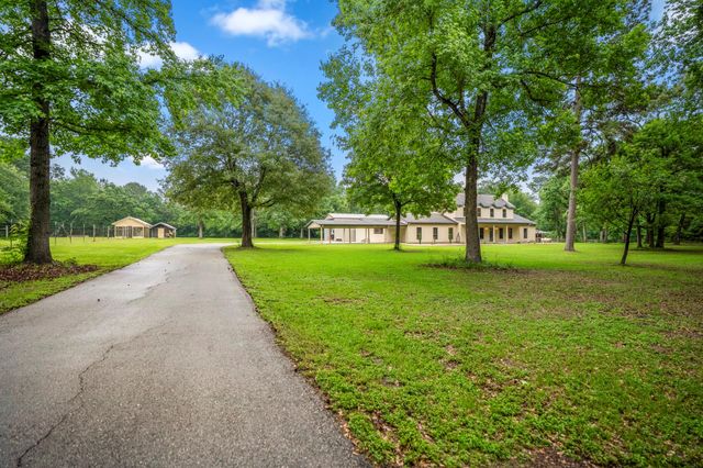 14444 Pine Tree Road, Montgomery, TX 77356